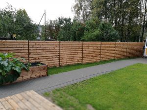 medinė tvora-dvipusė horizontali