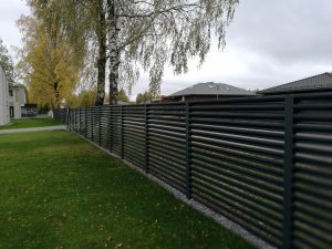 Žaliuzinė dvipusio dažymo tvora