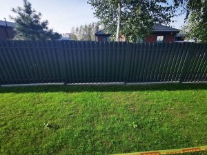 Skardinė vertikali tvora